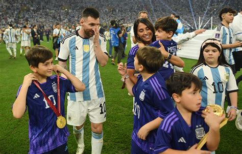 Lionel Messi's Family Celebrate His World Cup Win | PS Celebrity