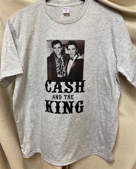 Camiseta Johnny Cash Y Elvis La Camiseta Del Rey Y Johnny Cash