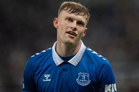 Everton Fire Cryptic Jarrad Branthwaite Message Amid Man United Leny