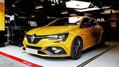 Renault Megane R S Trophy My Front Three Quarter