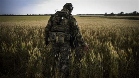 Солдат России (Валентина Мегельбей) / Стихи.ру