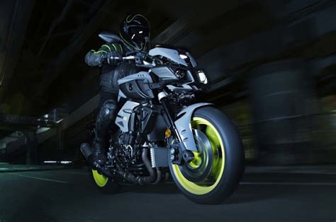 Voromv Moto Novedades Yamaha Mt La R Hace Un Desnudo