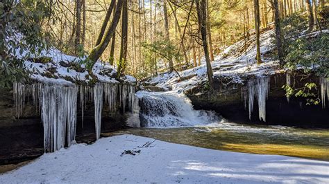 Exploring Nature In Frozen Winter Wonderland Red River Gorge Tourism