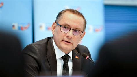 Tino Chrupalla Nach Mutmaßlichem Anschlag Afd Chef Erneut Operiert