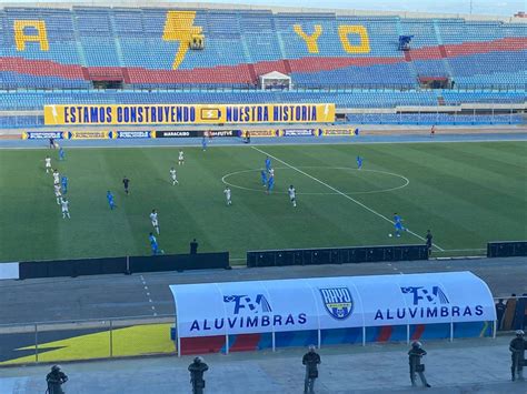 EN EL REGRESO AL PACHENCHO Rayo Zuliano empató con Mineros en lluvia