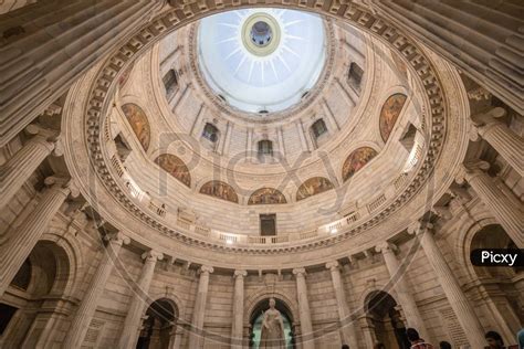 Victoria Memorial Inside