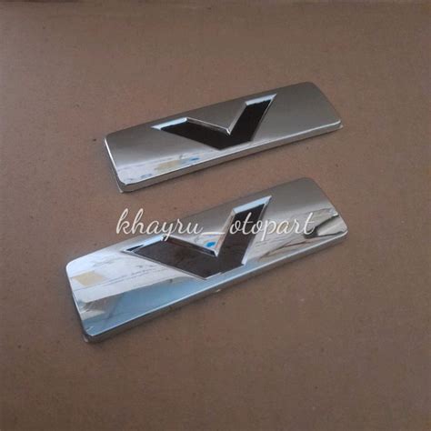 Jual Emblem Logo Tulisan V Toyota Kijang Innova Zenix Bagasi Belakang