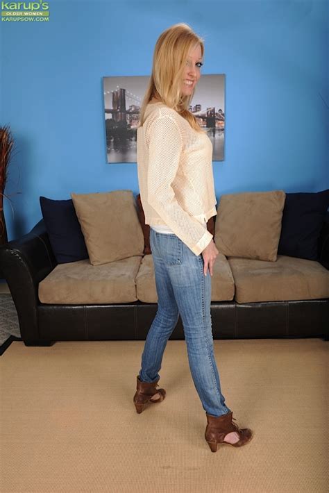 Blonde Babe Elle Kenelle Revealing Big MILF Tits In Denim Blue Jeans