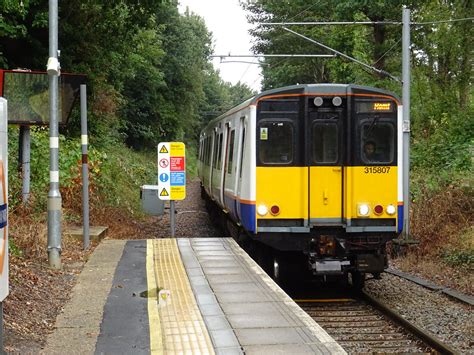 Lo 315807 Emerson Park London Overground Class 315 3158 Flickr