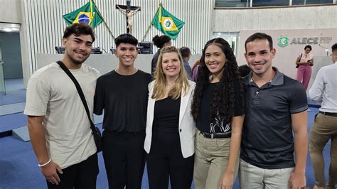 Professora do IEFES UFC é homenageada na Assembleia Legislativa do