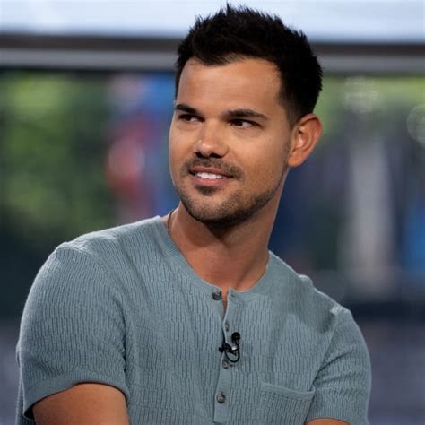 Taylor Lautner | POPSUGAR Celebrity