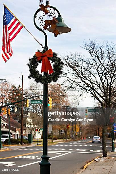 967 Small Town Christmas Decorations Stock Photos, High-Res Pictures, and Images - Getty Images