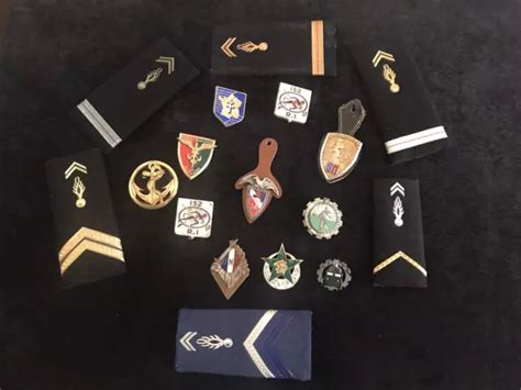 Lot De Divers Insignes Militaire Arm E Fran Aise Occasion Fourreaux