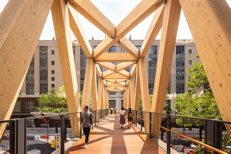 The High Line Grows Longer With Two New Pedestrian Bridges Azure Magazine