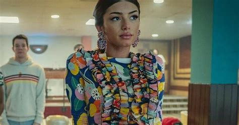 Xem phim Sex Education tôi DAY DỨT vì khiến mẹ tủi thân Mẹ chỉ có một hãy yêu thương mẹ khi