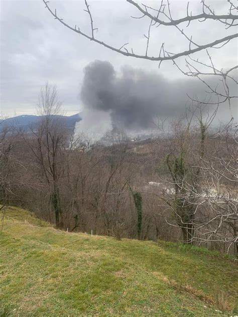 Sotto Controllo Lincendio Al Cementificio Di Caravate