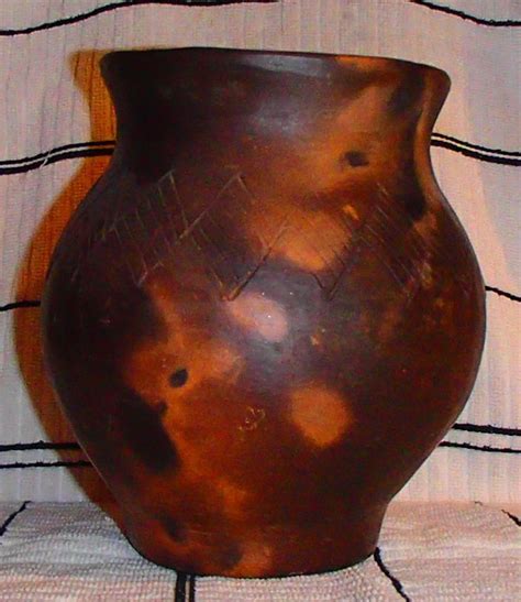 Cherokee Indian Pottery, Amanda Swimmer Large Vase - Signed | Indian ...