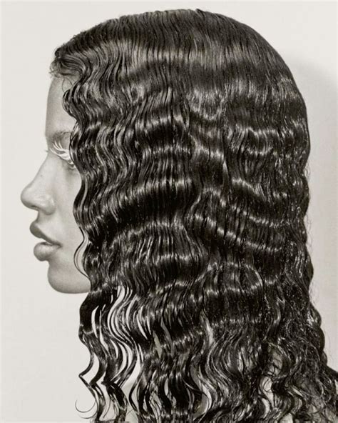 Styles wavy hair experts suggest for a fresh summer appearance 34