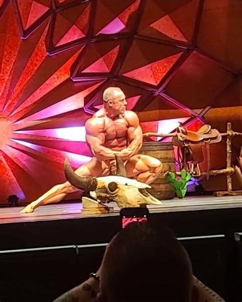 Like My Posers Part Of Gay Muscular Daddy Porn Xhamster