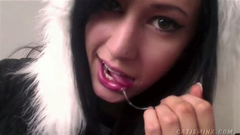 Catie Minx Showing Her Pussy Complete With Shaving Rash 15 Photos