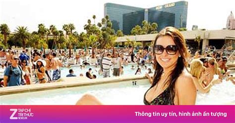 Sao khoe thân hình nóng bỏng trong bikini mùa hè Thời trang Sao ZNEWS VN