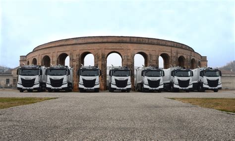 IVECO Consegna Sette IVECO S Way CNG A Mantova Ambiente Per I Servizi