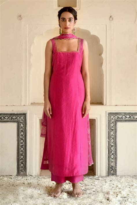 Buy Fuchsia Chanderi Silk Hand Cutdana And Sequin Rose Kurta Set For