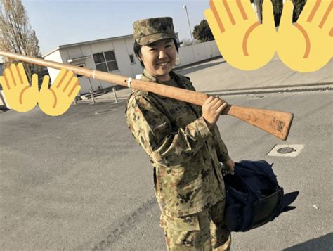 やす子の自衛隊時代をまとめ！画像や経歴とほふく前進動画も！