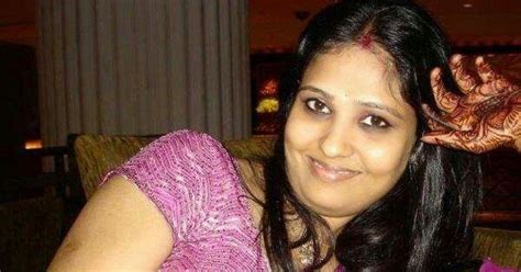 Indian Hot Housewife Pictures Hot Cute Indian Women S And Housewife Wallpapers Cute And Hot