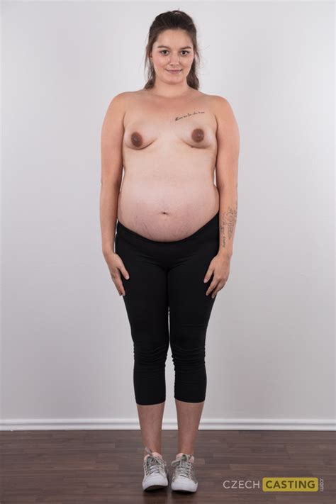 Solo Girl Tereza Makes Her Nude Modelling Debut While Heavily Pregnant CoedCherry