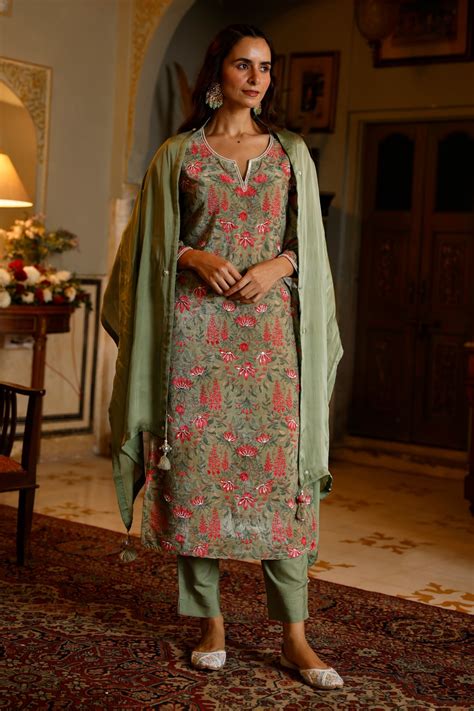 Buy Green Velvet And Cotton Silk Print Floral Notched Botanical Kurta