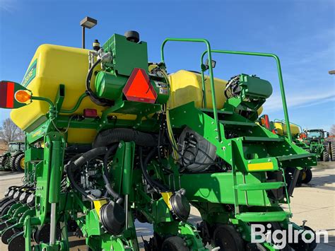 John Deere Nt Exactemerge R Planter Bigiron Auctions