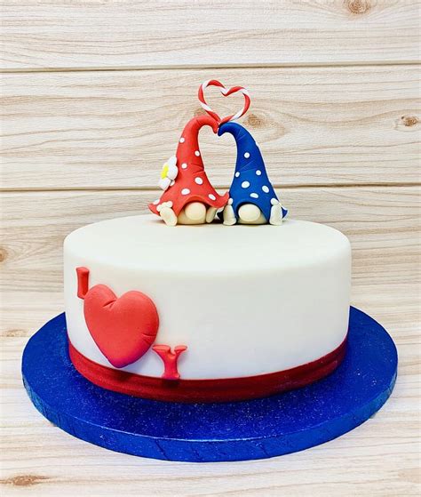 Love Me Tender Decorated Cake By Il Sogno Di Annette Cakesdecor