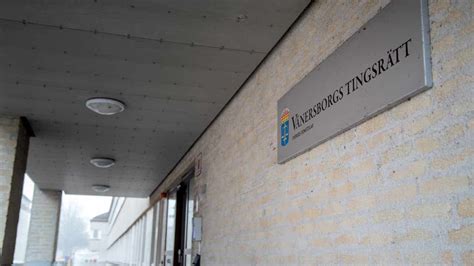 Kvinna hade sex med hund erkänner brott