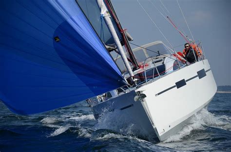 Voilier 35 Pieds RM 1070 Monocoque Moderne Et Rapide RM Yachts