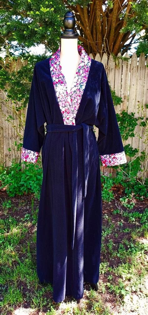 Vintage Vanity Fair Plush Velour Kimono Robe Black Pi Gem