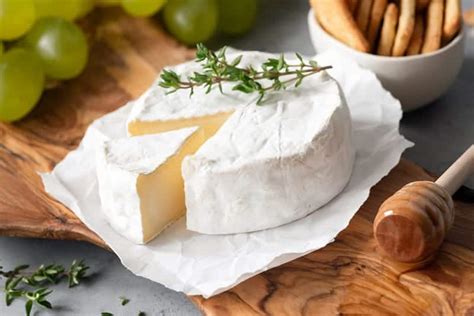 Gourmet Discovery What Does Brie Cheese Taste Like