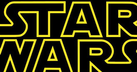 Dziewczyny w bikini czytają dialogi z Gwiezdnych Wojen Komputer Świat