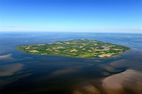 Pellworm Von Oben K Stenbereich Der Nordsee Insel In Pellworm Im