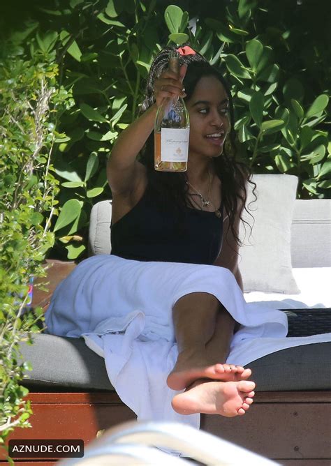 MALIA OBAMA Nude AZNude