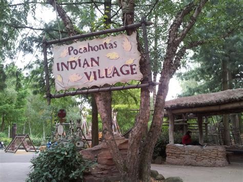 Pocahontas Indian Village - Disneyland Paris - Coasterrider