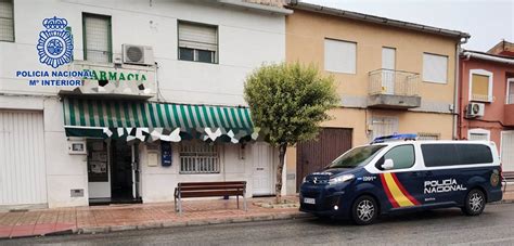 Detenidos Dos Individuos Por Atracar Una Farmacia Amenazando A La