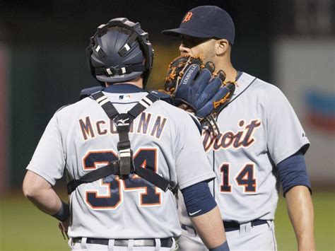 Tigers Catcher James Mccann 34 Visits Starting Pitcher Tiger Love