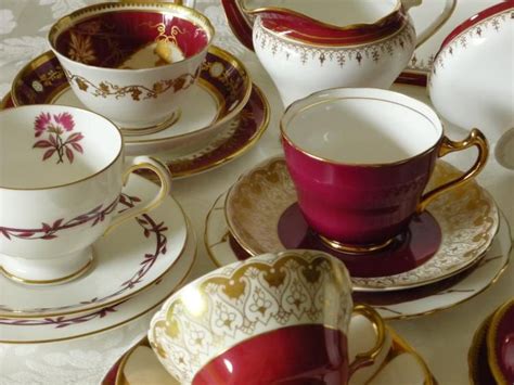 Feines englisches Porzellan | Porzellan, Tee, Tassen