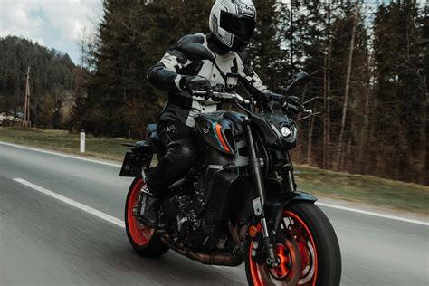 Yamaha MT Im Mittelklasse Naked Bike Vergleich