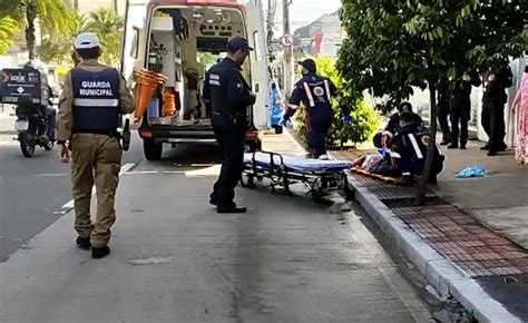 A Gazeta Vídeo homem fica ferido ao pular de telhado durante fuga em