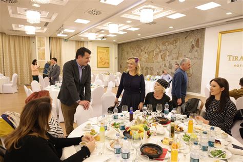 FOTO Erion Veliaj i ftuar në iftarin e shtruar nga Komuniteti Mysliman