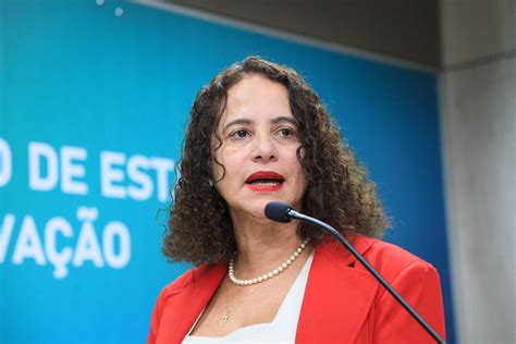 Ciência e Tecnologia bolsas de pesquisa não são esmola diz ministra