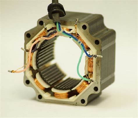 Zoom sur le processus du bobinage dun moteur électrique 62actu net