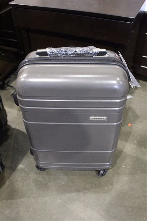 SAMSONITE SUITCASE - Able Auctions